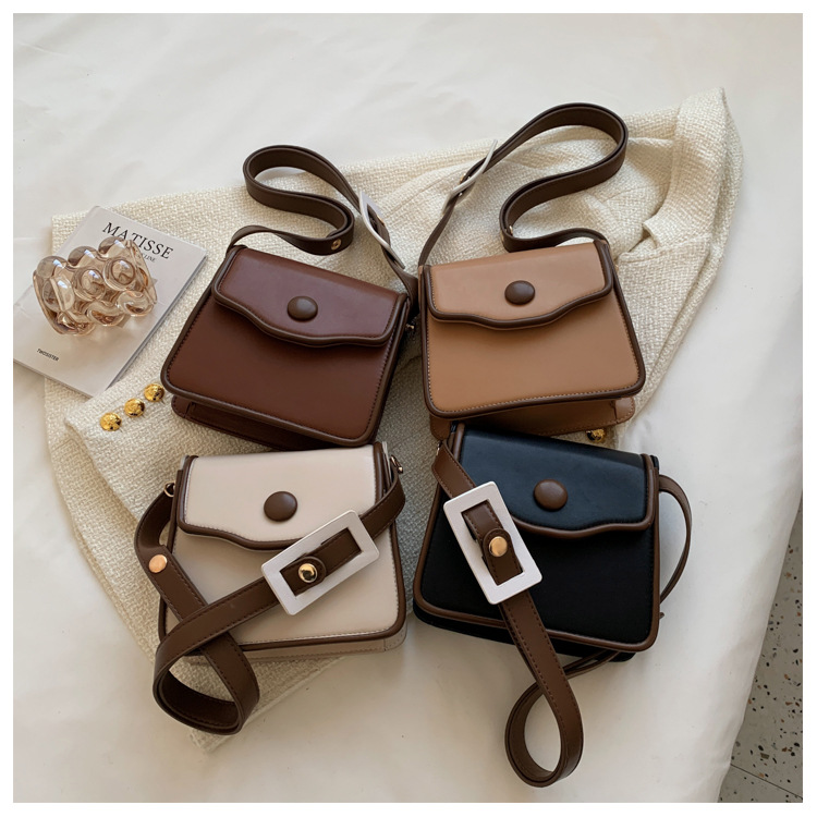 2021 New Retro Korean Version Of Messenger Chain Shoulder Small Square Bag Solid Color Bag display picture 2