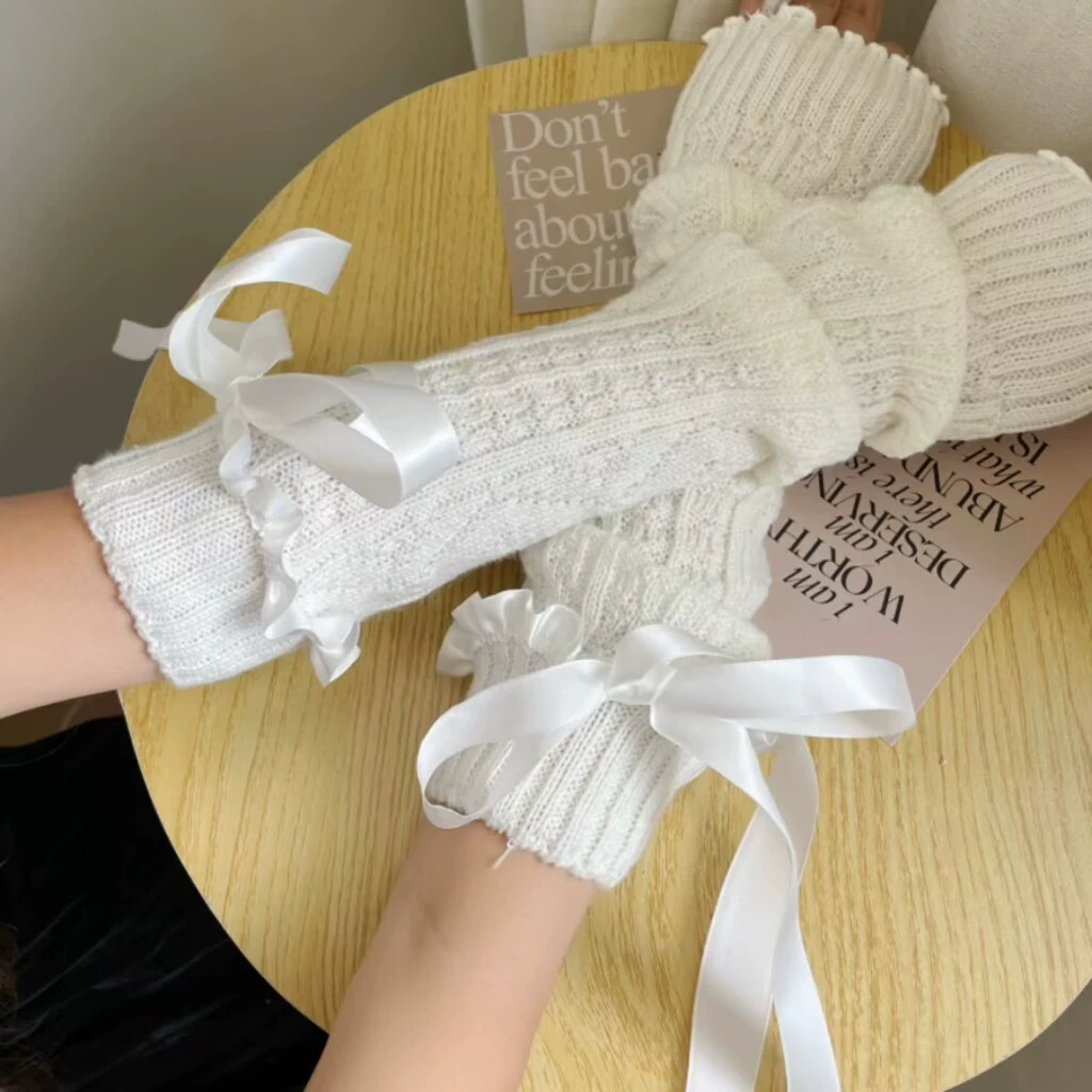 Cute belt with bow, keep warm Japanese sleeves, knitted gloves