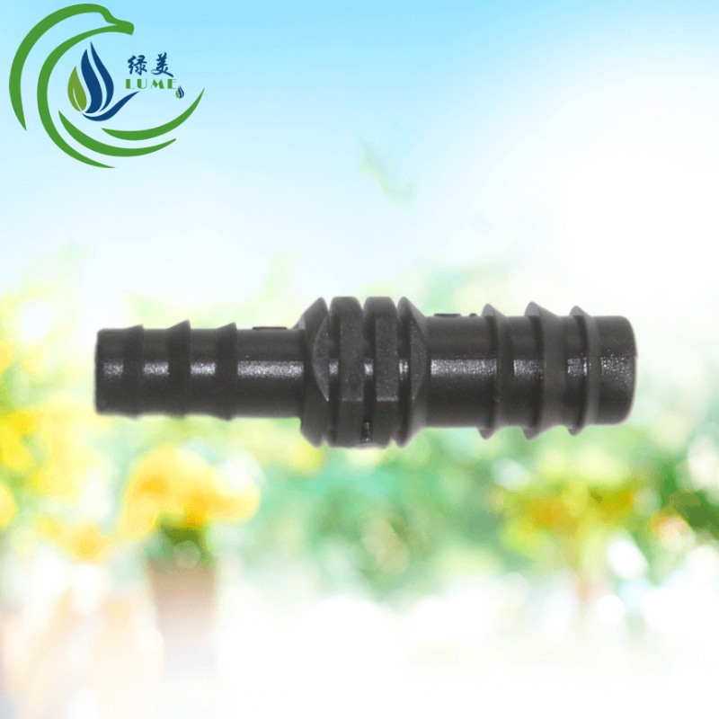 Nuevo material 16 PE tubo giratorio 8 / 12 capilar a través de invernadero accesorios de tubería de micro pulverización PE tubo enchufe accesorios de púas directas