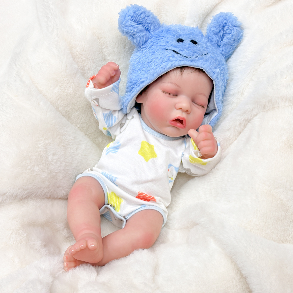 Pequeño sombrero azul diecisiete