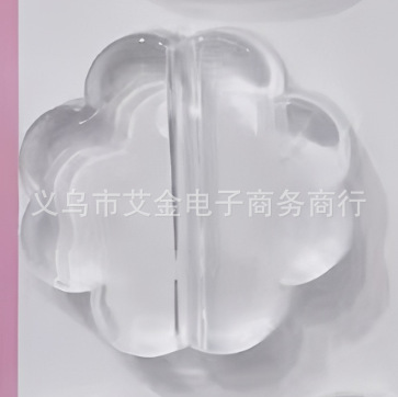 82 투명 30mm 네잎클로버 0.5kg 약 110개