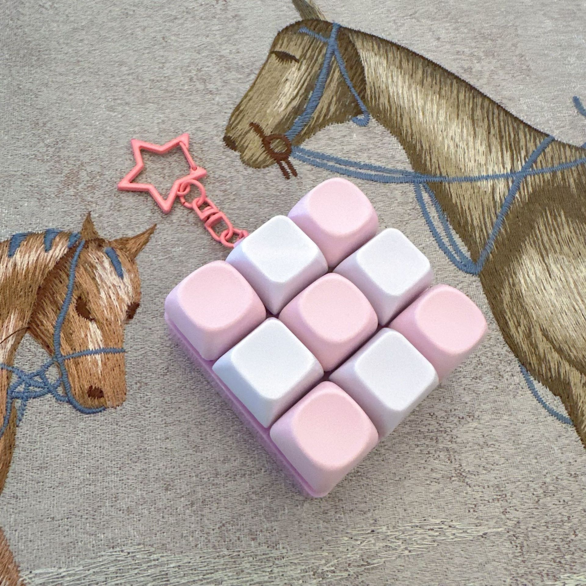 Cross-border Round Cap Decompression Button 9-key Switch Tester Keyboard Cat Keychain Finger Squeeze Stress-relief Toy_voghion.com