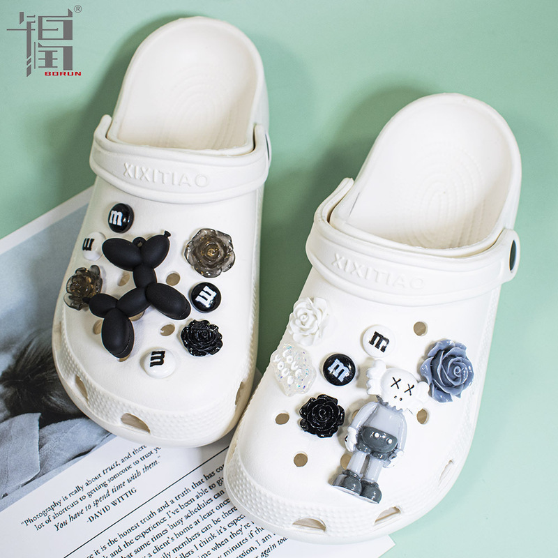 Suitable for hole shoes accessories diy decorative buckle shoe flower accessories removable Sesame Street kaws balloon dog flower shoe buckle