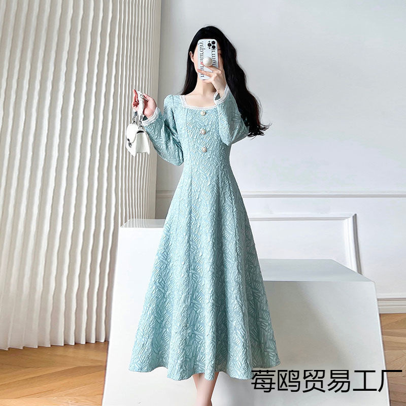 2025新款秋装收腰显瘦法式复古气质女神范时尚方领长袖连衣裙女MO