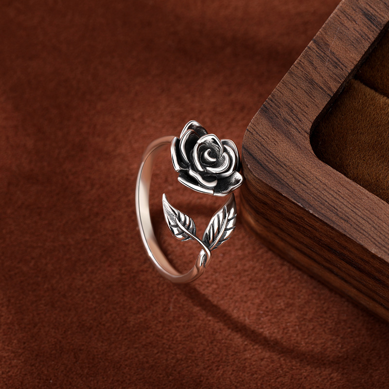 Europa y América transfronteriza nuevo anillo de rosas retro de plata de ley 925 personalidad femenina joyería a mano salvaje regalo de San Valentín