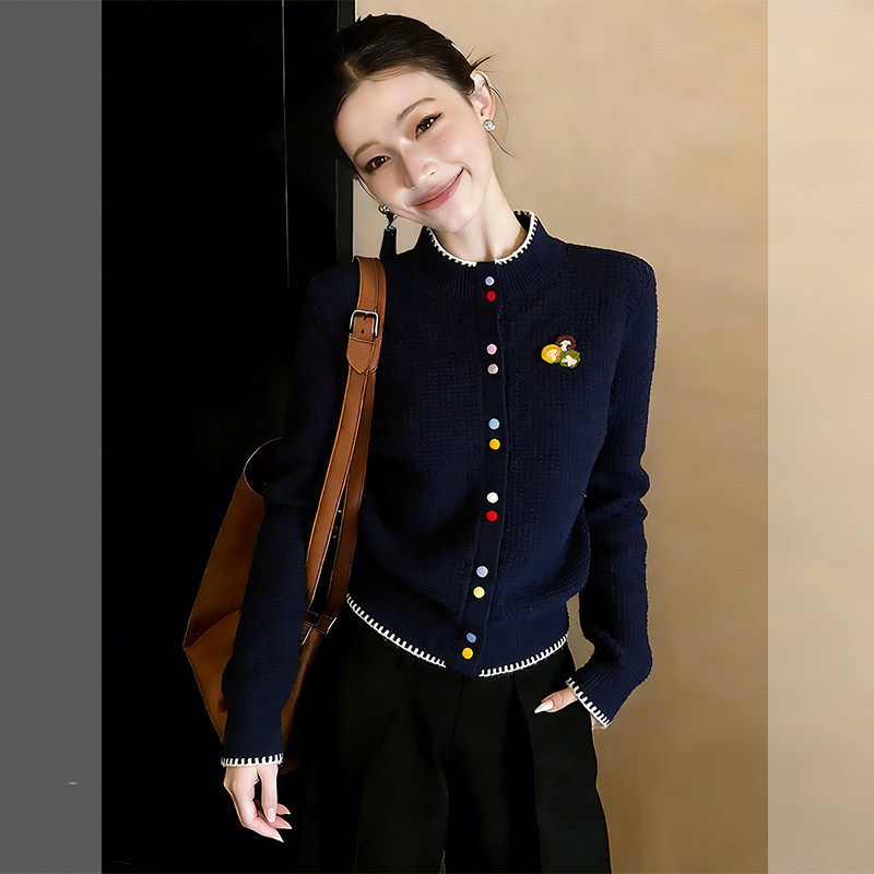 Colorful buttoned round-neck knitted cardigan for women, new autumn style, loose-fitting, slimming, versatile sweater jacket, age-reducing top Colorful buttoned round-neck knitted cardigan for women, new autumn style, loose-fitting, slimming, versatile sweater jacket, age-reducing top