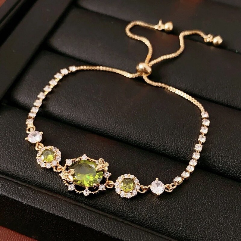 New Olive Green Zircon Bracelet French Light Luxury Niche Design Versatile High-End Simple White Geometric Style