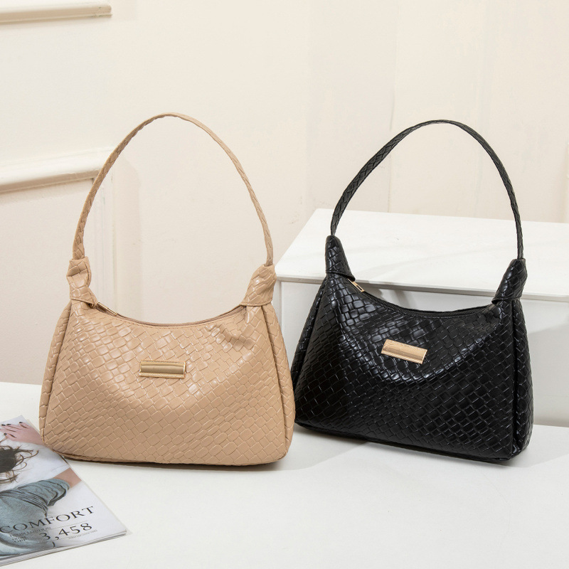 Bolsa debajo de las axilas otoño y invierno nueva bolsa de mujer de gran capacidad, moda de alta calidad, bolsa de hombro de viaje simple.