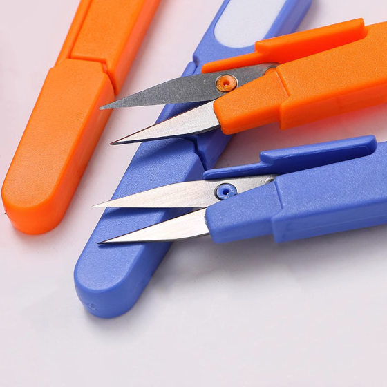 Hooded safety yarn shears thread shears handmade cross stitch scissors clothing tailor portable plastic shears small scissors