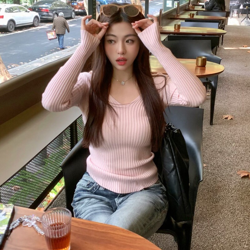 Spring and Autumn New Pei Xiu Women's Smart Sling Pink Sweater Fake Two-piece V-neck Pure Desire Style Bottoming Sweater 2107 Spring and Autumn New Pei Xiu Women's Smart Sling Pink Sweater Fake Two-piece V-neck Pure Desire Style Bottoming Sweater 2107