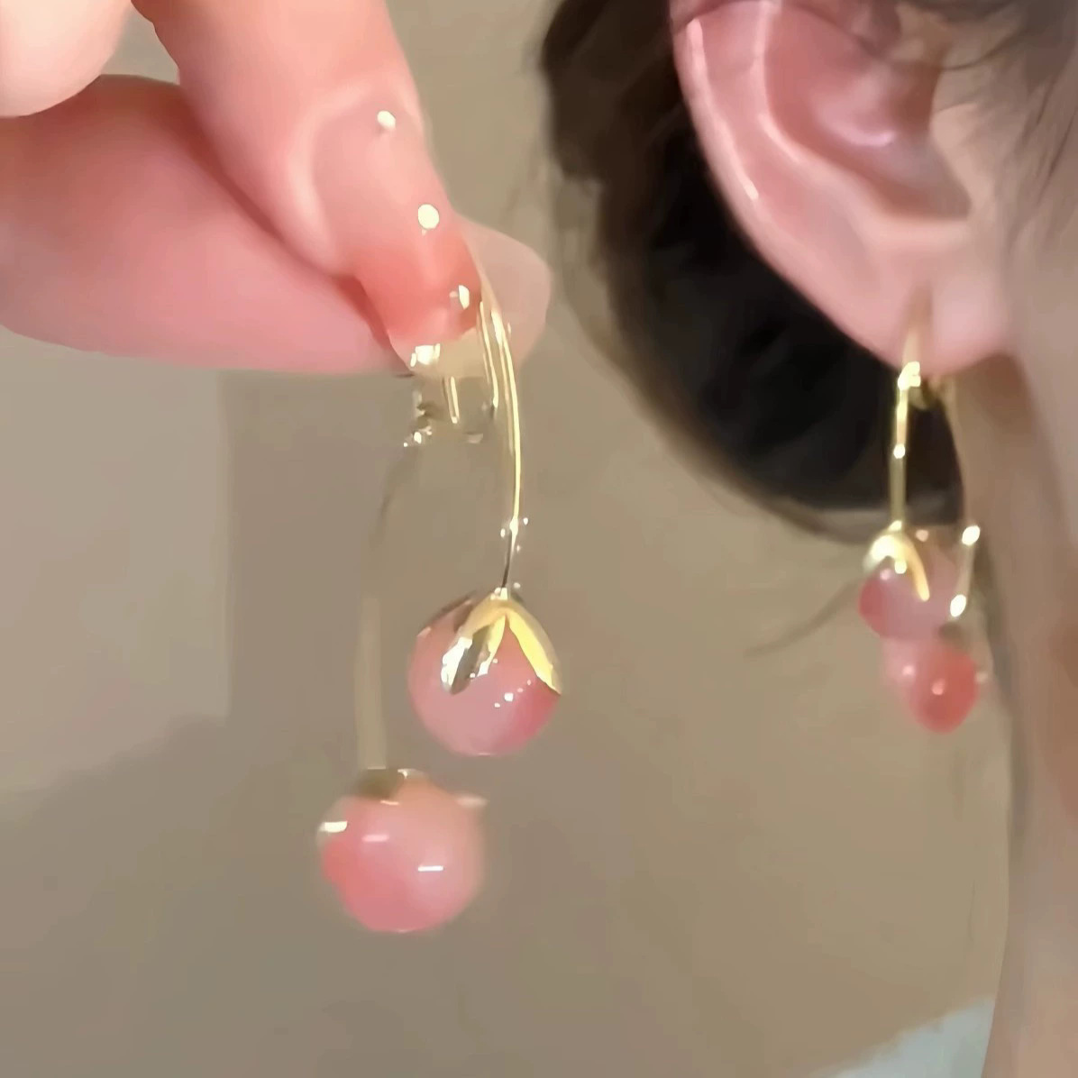 2026 viento falso sensación de atmósfera super inmortal pendientes de flores de malla temperamento suave de chiffon para mujeres pendientes