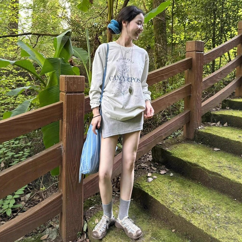 Korean Style Lily Print Long-Sleeved T-Shirt for Women in Autum Retro Lazy and Relaxed Loose Casual Round Neck Pullover Top