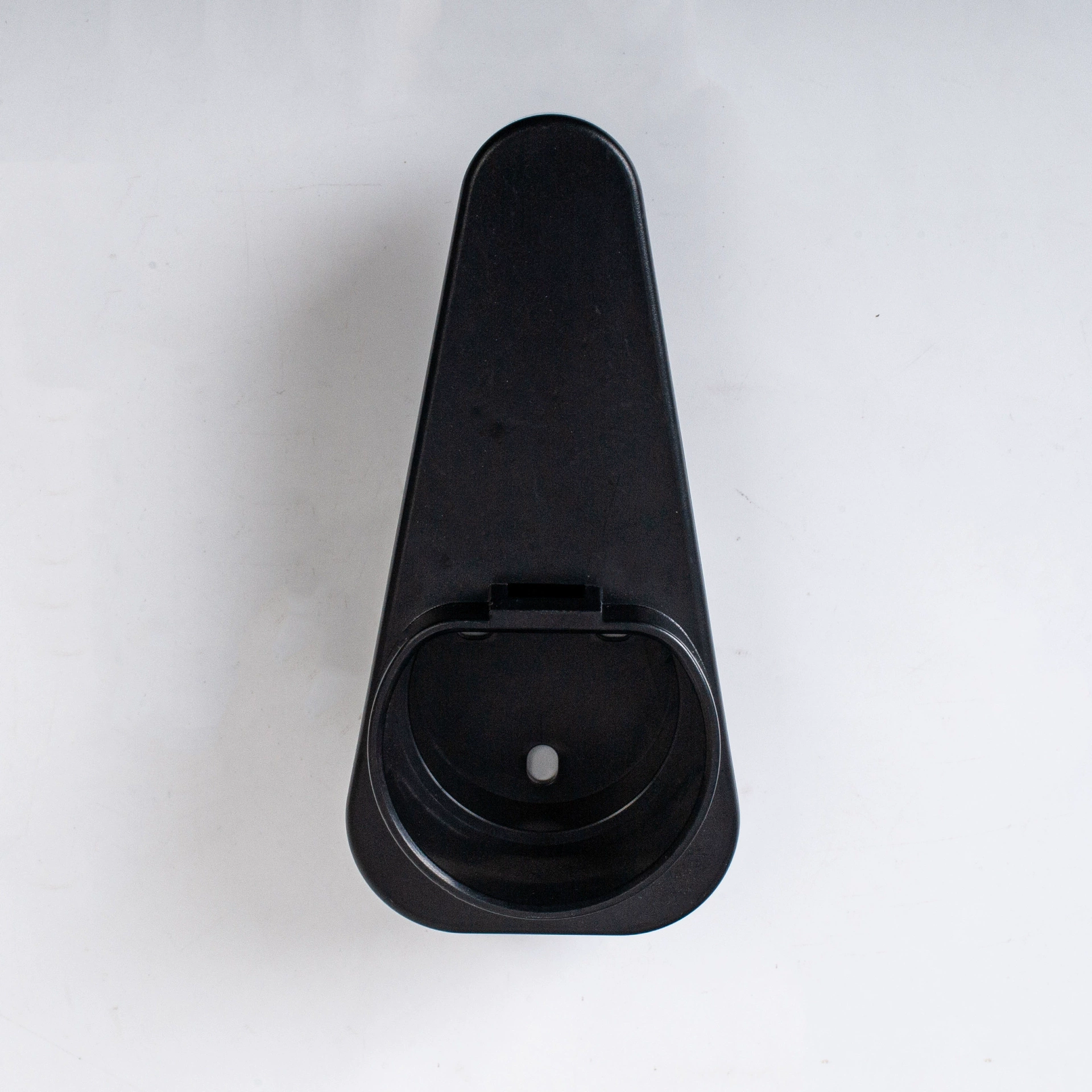 Electric bracket with accessories charging