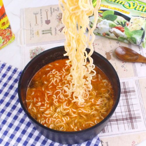 Thailand Yumyum Yangyang brand Tom Yum Instant Noodles 5 packs spicy and sour shrimp soup seafood mix instant noodles