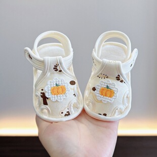 �ļ������냺ܛ��Ь6-12�����׃�Ь��һ�q��Ů������ǰ�ɐۛ�Ь