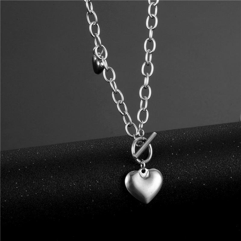Wholesale Jewelry Retro Heart-shaped Pendant Ot Buckle Stainless Steel Necklace Nihaojewelry display picture 4