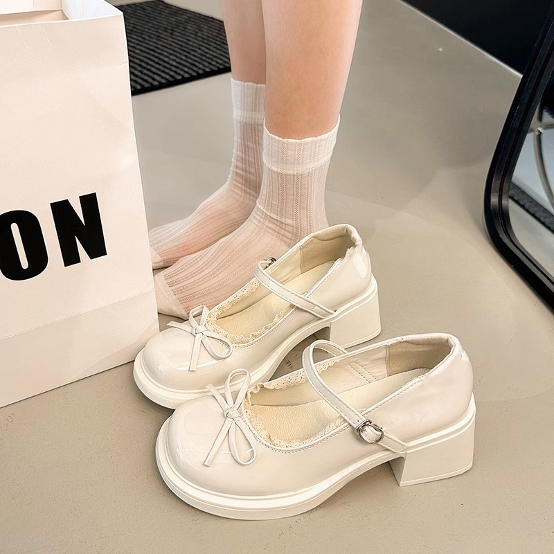 2026 nuevos zapatos franceses de botón único de base gruesa primavera y verano arco Marian Retro Lolita zapatos de cuero pequeños