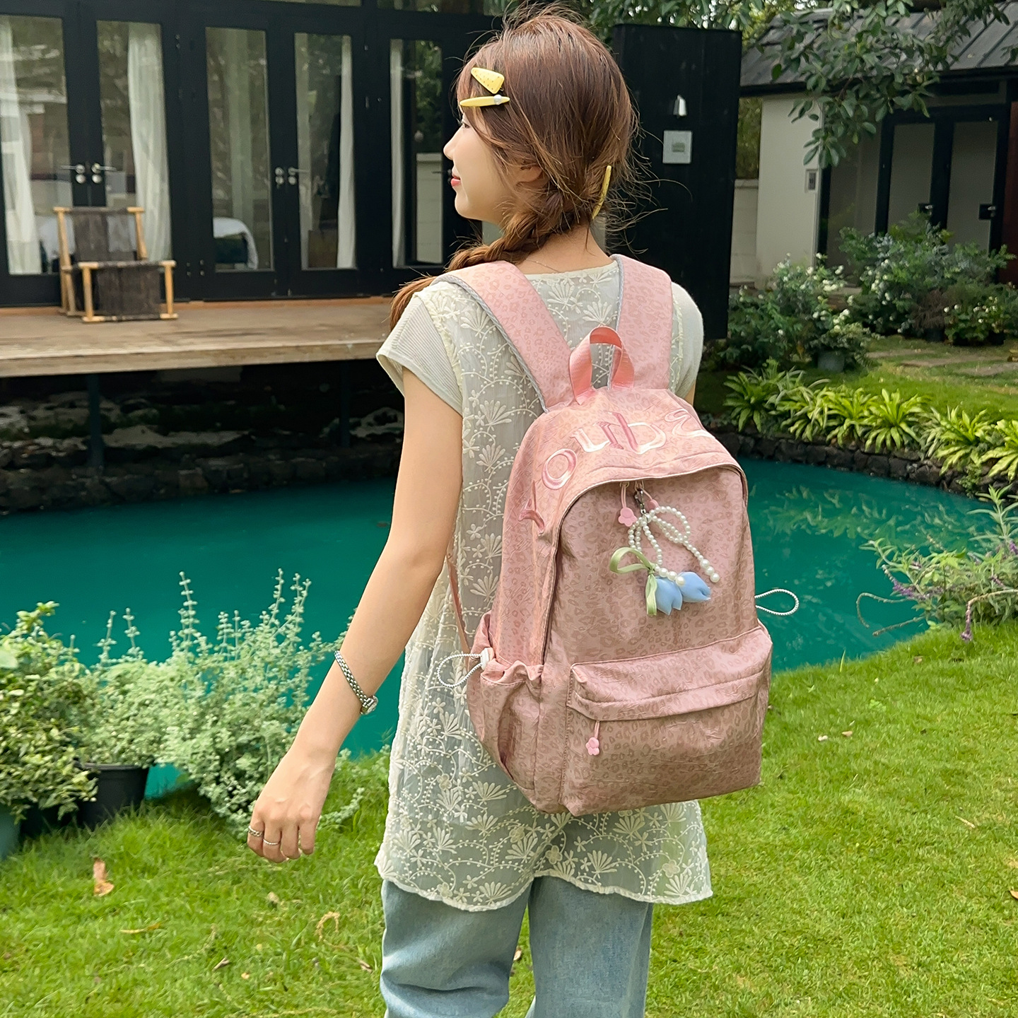Large-capacity backpack for female junior high school students, simple and versatile, Japanese-style, suitable for high school and college students, laptop bag