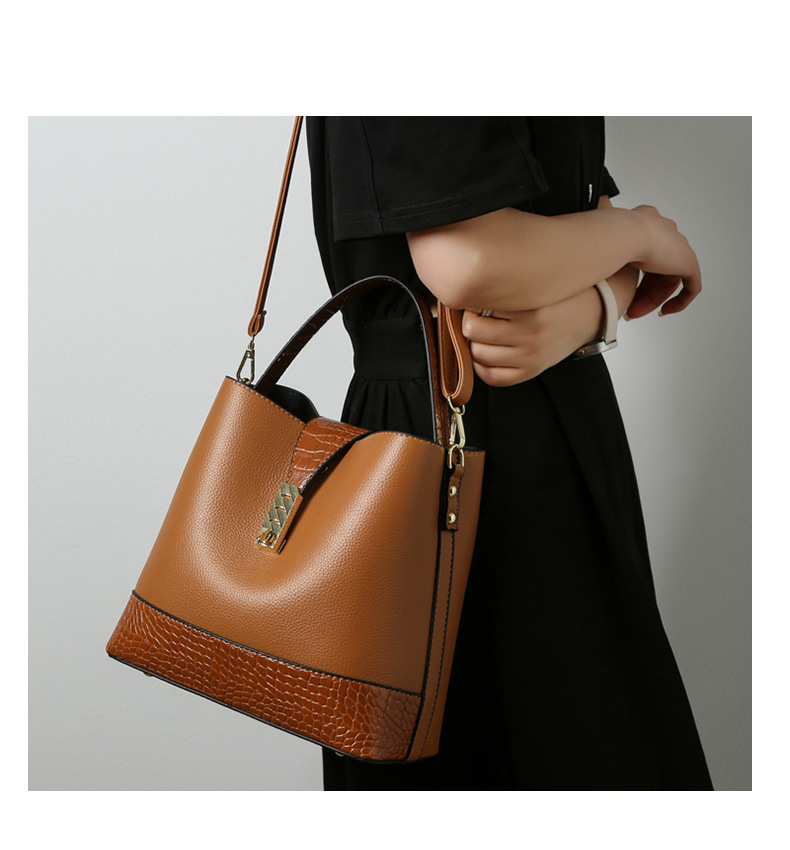 656g Weight Polyester Lining Material Lock clasp Closure Type Single Shoulder Strap Strap Type Crossbody Bag Bags Type Daily Occasion Pu Leather Material Solid Color Pattern All Seasons Season Women'S Gender Fashion Style Bucket Shape Medium Size Women's Medium Pu Leather Solid Color Fashion Bucket Lock Clasp Crossbody Bag 12