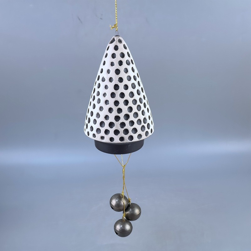 Campanas de viento de cerámica de Navidad cuidadosamente seleccionadas, adornos en forma de árbol de Navidad, colgantes de dormitorio, colgantes de balcón, campanas pequeñas, regalos de cumpleaños