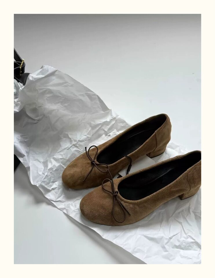 Giày búp bê Mary Jane da lộn mũi tròn đính nơ gót thô thấp — Khaki (da lộn), Màu nâu (da lộn), Màu đen (da) chi tiết 11
