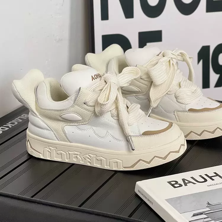 2024年现货国潮新款小恶魔尾翼小白鞋休闲运动跑步泡芙鞋运动鞋女