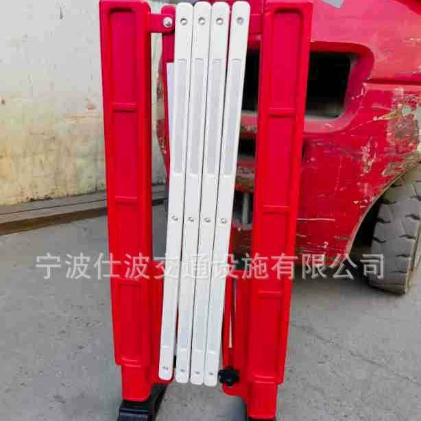 Пластиковые дорожные заграждения выдвижные, выдвижные и обрабатываются. Они являются бестселлерами в Европе и Америке и имеют хороший светоотражающий эффект.