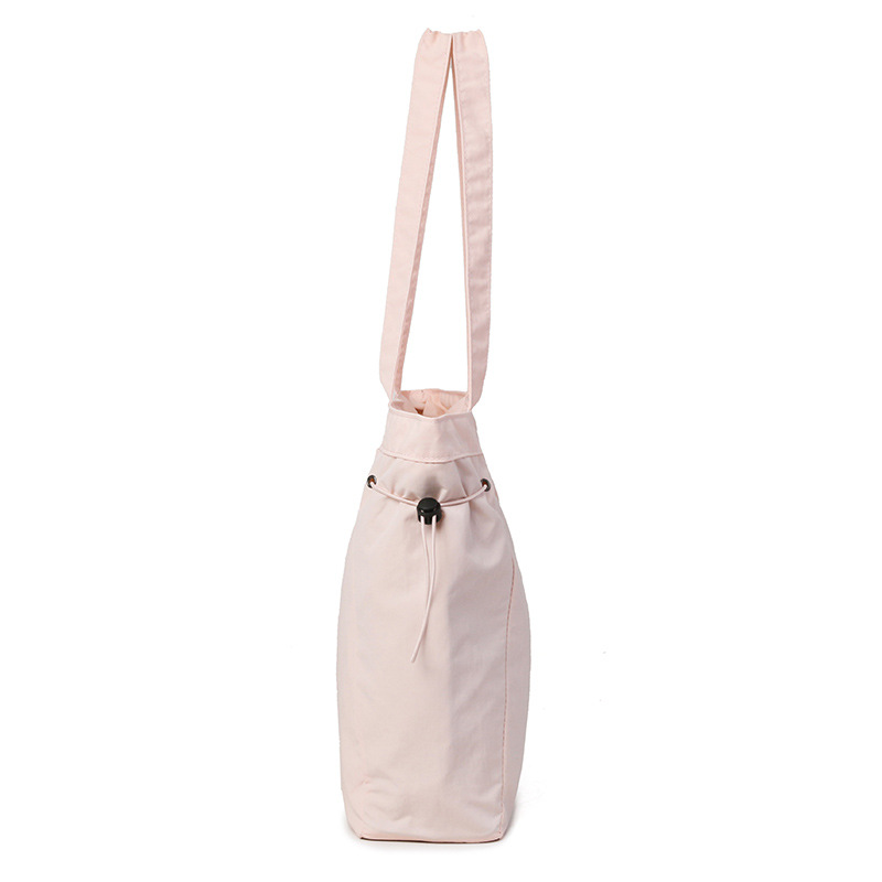 Femmes Moyen Nylon Couleur Unie De Base Style Classique Fermeture Éclair Sac À Main display picture 4