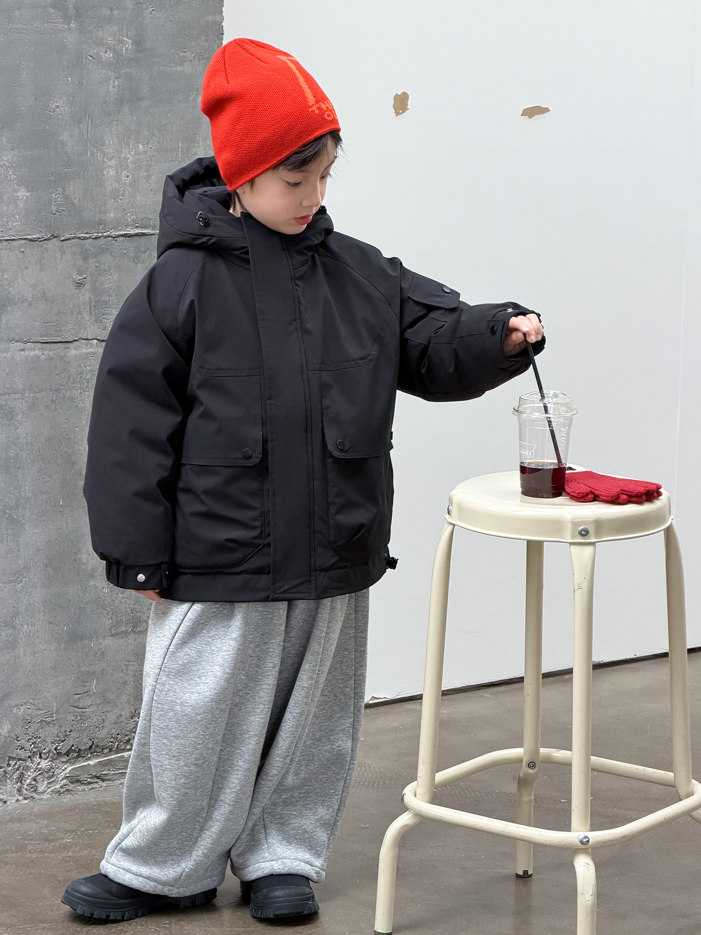 Chaqueta de invierno para niños 2025 nuevo engrosado chaqueta impermeable con capuzas para niños ropa de invierno de color blanco image 3