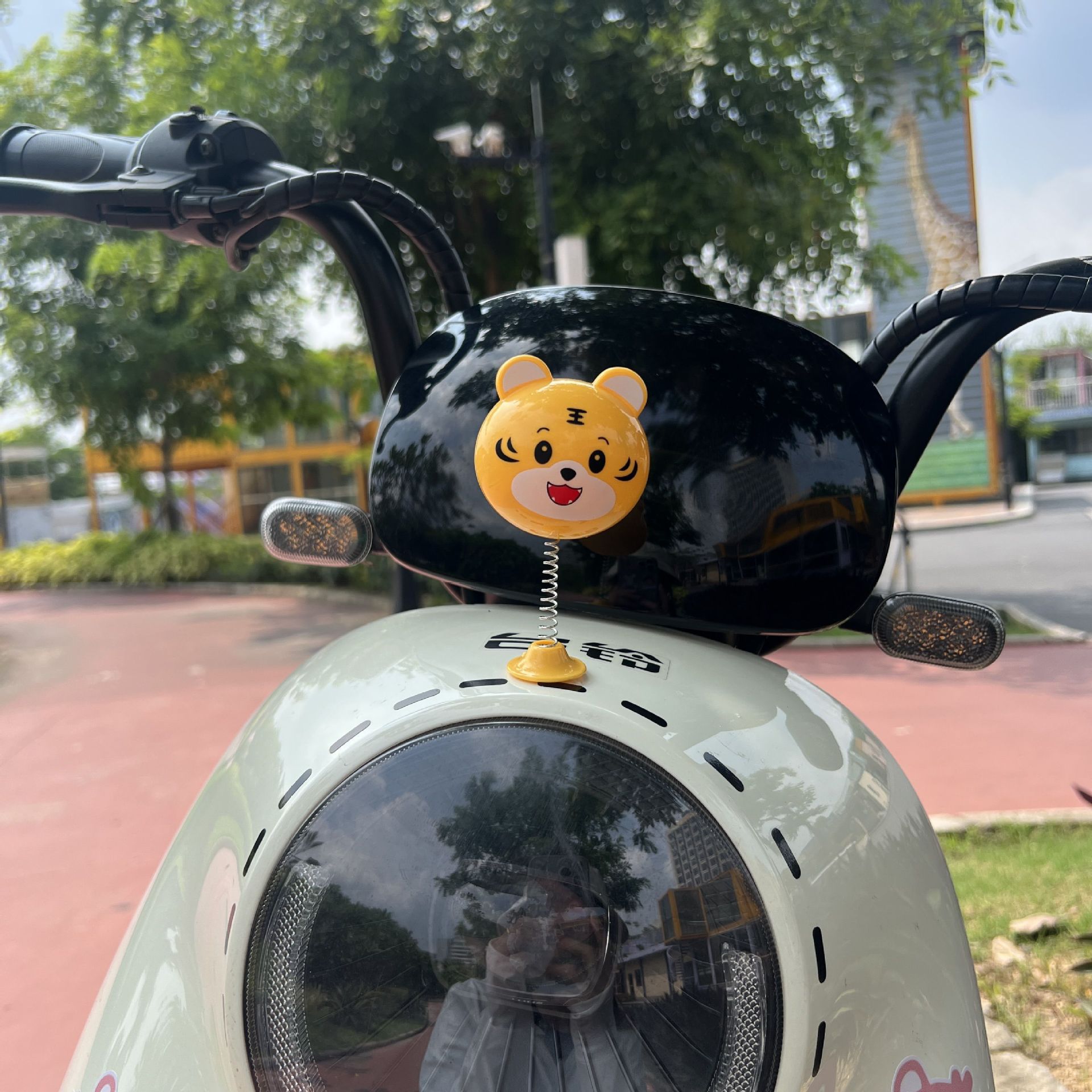 Auto Parts and Accessories — Diàndòngchē Car Decoration - 1