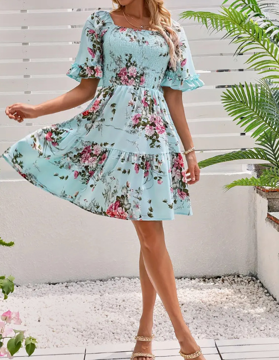 Floral Kleid Mit Eckigem Ausschnitt Und Gerafften Ärmeln_voghion.com