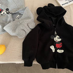現物児童コート2024秋の新商品男女童装アニメのパーカーのジッパーシャツの赤ちゃん立耳コートが湿っている