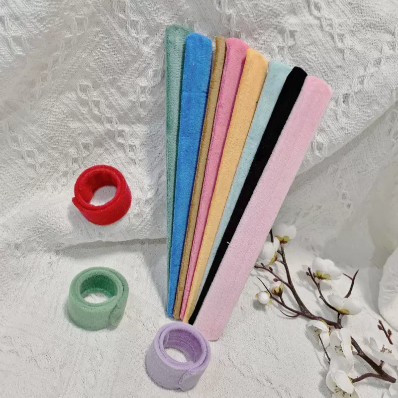 卡通毛绒啪啪圈手环布艺时尚手环饰品儿童手腕装饰品定制创意礼品