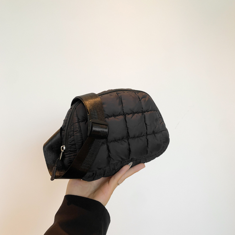 Bolsa de pecho casuales de cuadrillas suaves 2024 nueva moda versátil bolsa casuales simple ancha correa de hombro