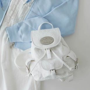 �n���OӋJENNIE������ͬ����q�p���Ů��ڴ�С�����W�������μ�