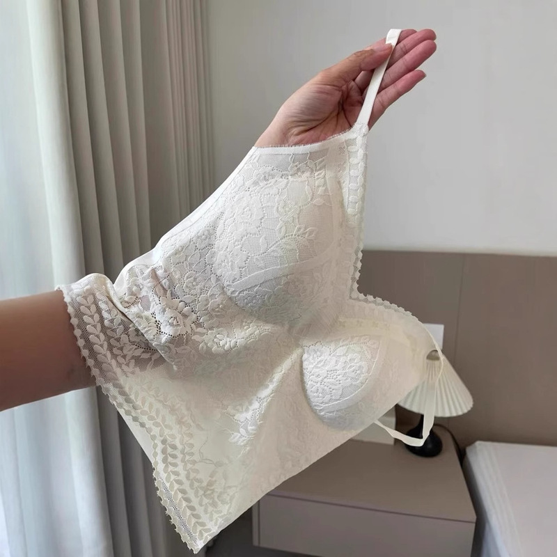 Summer Popular French Lace Intimates V Neck Sexy Seamless Beautiful Back Vest with Chest Pad That Can Be Worn Outside the Vest