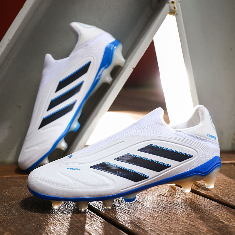 2025 New Seamless Offset Printing Copa Natural Lace-Free Football Shoes for Male and Female Students Competition Training Shoes 2025 New Seamless Offset Printing Copa Natural Lace-Free Football Shoes for Male and Female Students Competition Training Shoes