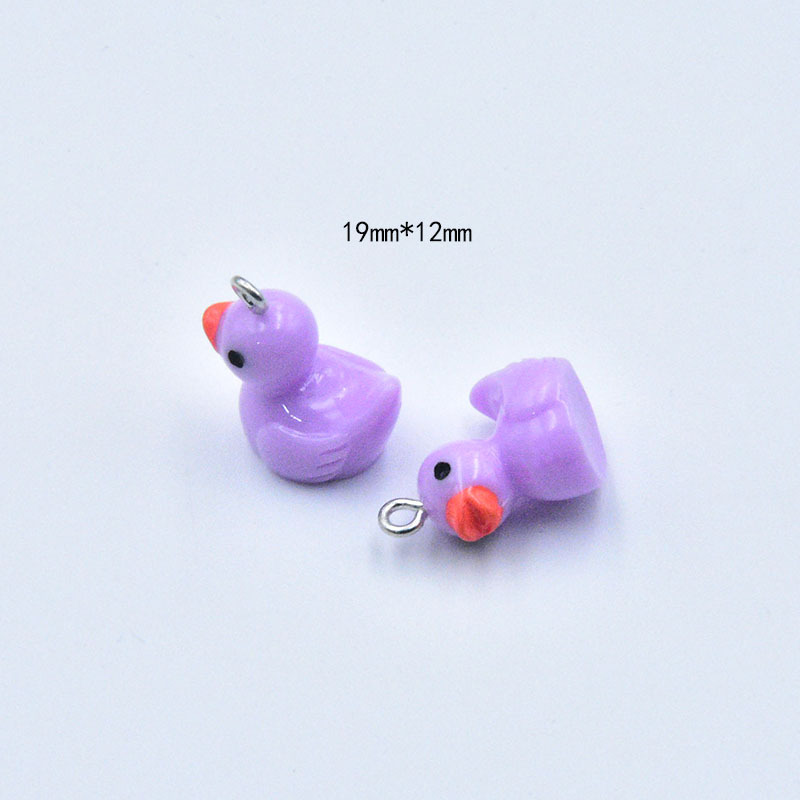 1 Piece Quantity Resin Material 1 Piece 19 * 12mm Resin Duck Pendant
