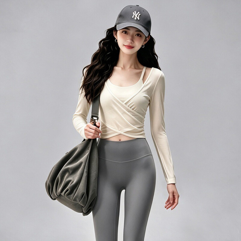 Fitness running suit for women, featuring a gentle style, long-sleeved top, and high-stretch, slimming athletic pants, suitable for everyday wear and yoga Fitness running suit for women, featuring a gentle style, long-sleeved top, and high-stretch, slimming athletic pants, suitable for everyday wear and yoga