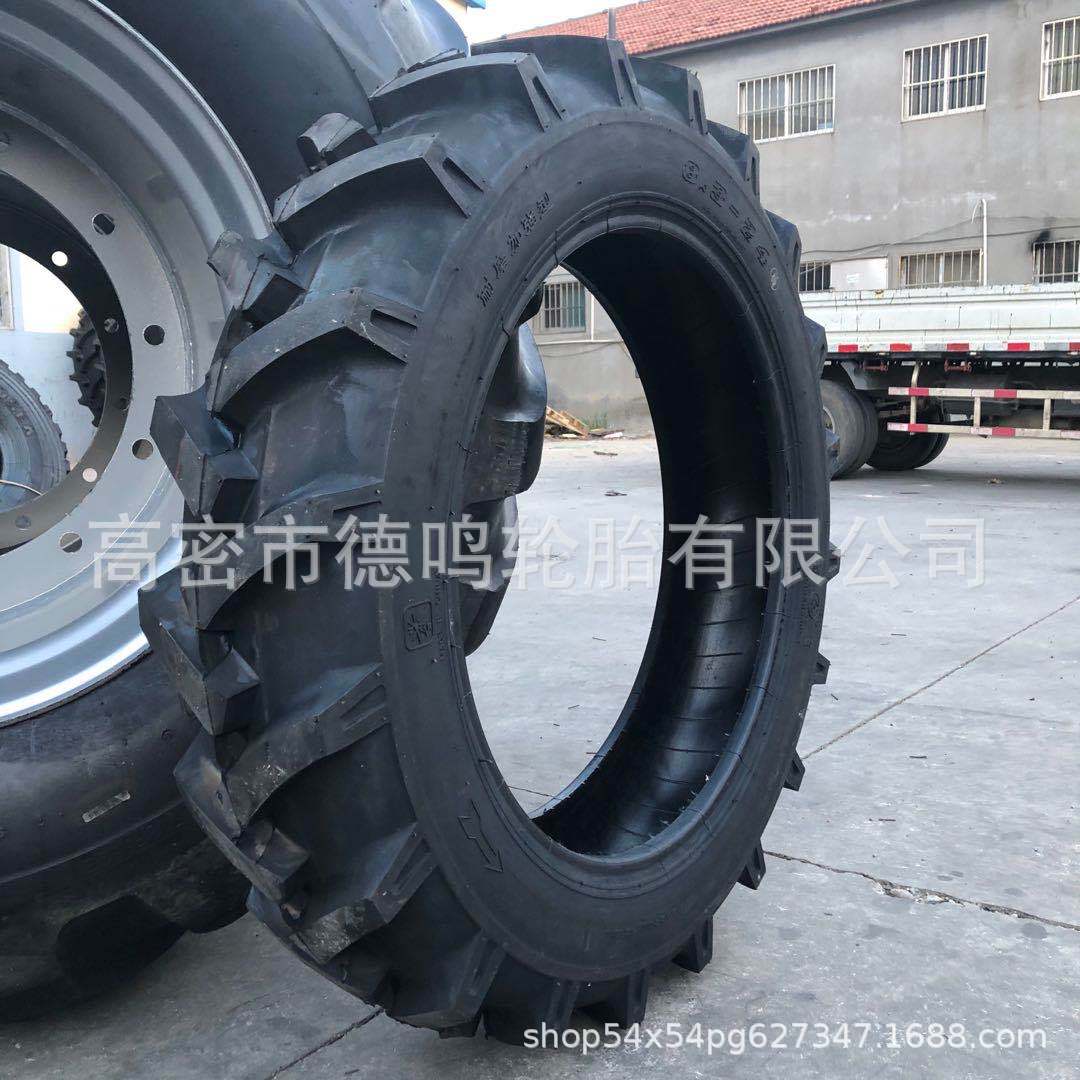 En stock suministro de espiga neumático agrícola 8.3-24 tractor neumático 9.5-24