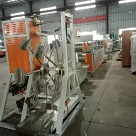 塑料挤出机;塑料管材设备;塑料拉丝机