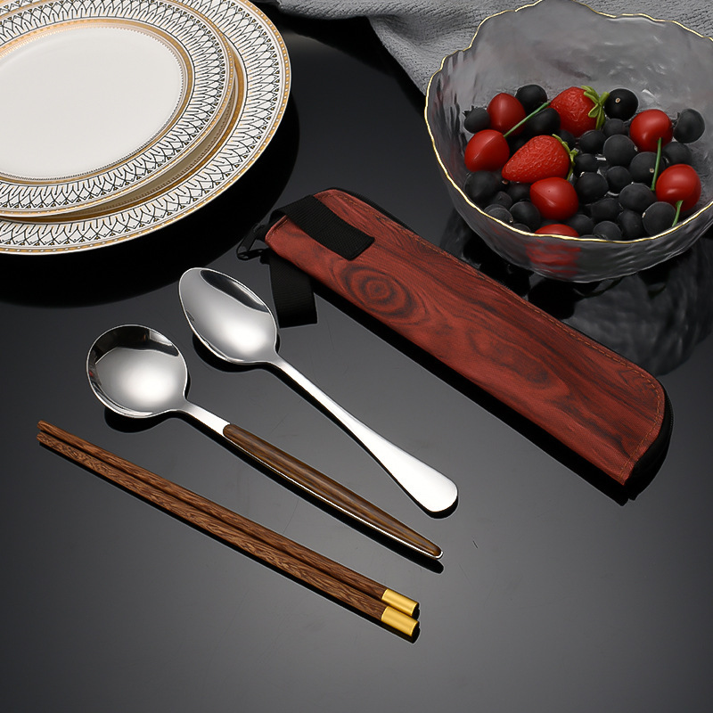Mingrui stainless steel portable tableware suit high color value high quality chicken wing wooden chopsticks wooden handle soup eating spoon Mingrui stainless steel portable tableware suit high color value high quality chicken wing wooden chopsticks wooden handle soup eating spoon