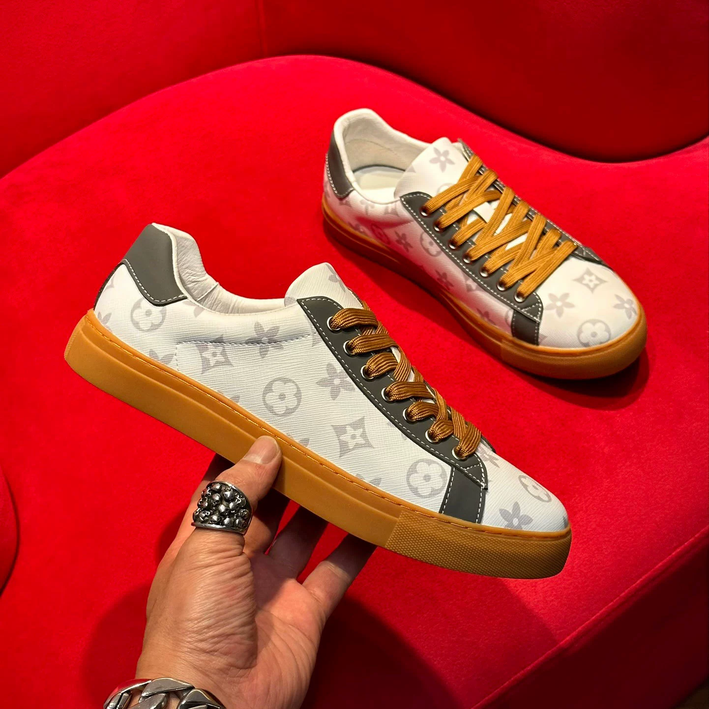 Мужская обувь европейского вокзала прилив премиум-класса роскошь 2024 новый весенний и летний тренд дикие удобные повседневные кроссовки