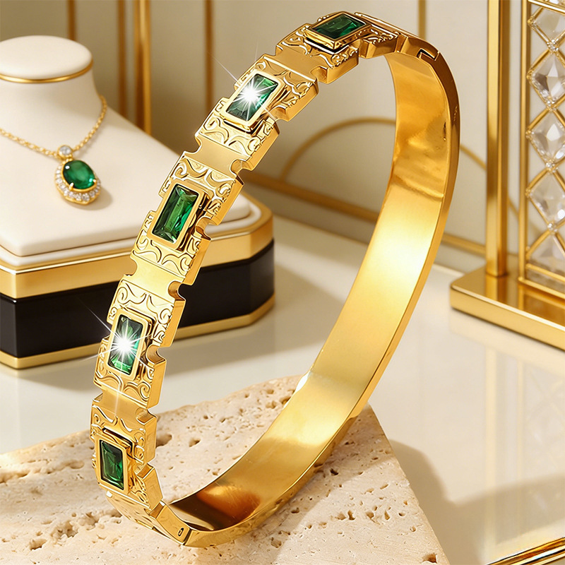 Brazalete de acero inoxidable para mujeres alta versión rica y noble zircon esmeralda incrustación de titanio acero no decoloración joyas brazalete al por mayor image 1