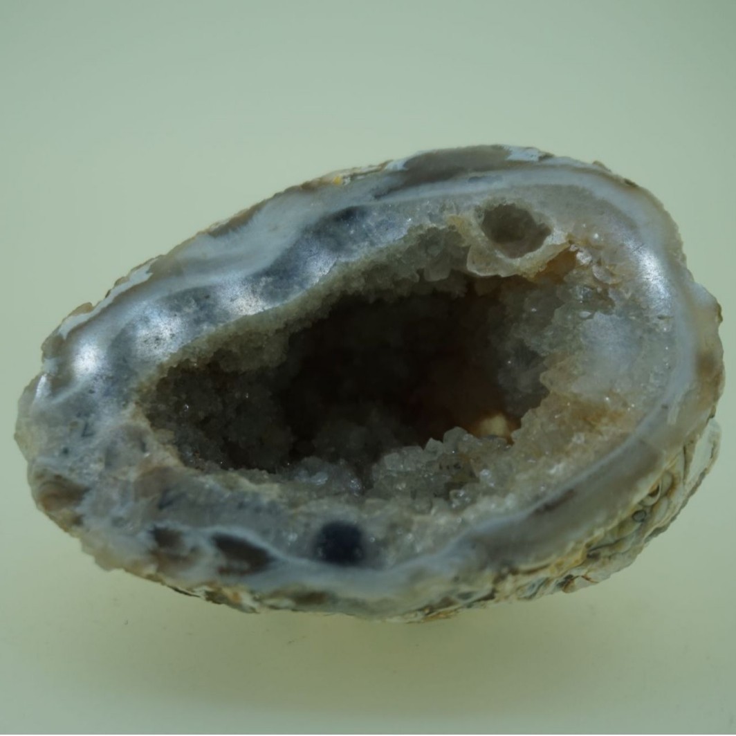 天然玛瑙聚宝盆晶洞 agate 原石矿石标本 珠宝 节日礼品 家居摆件