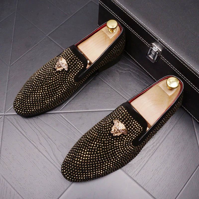 Летние модные мужские кожаные туфли-лоферы с заостренным носком, шипами и эффектом увеличения роста.