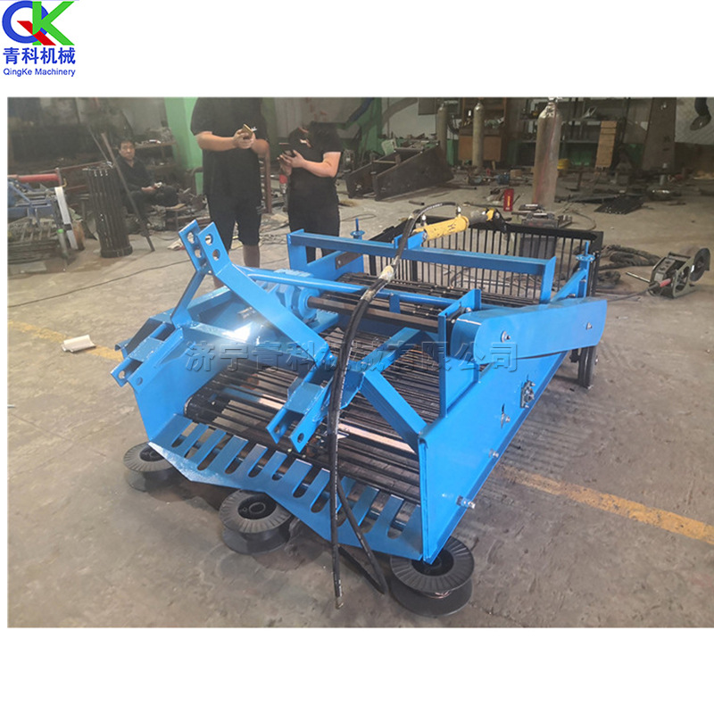 小型田间管理捡石机 拖拉机牵引式捡石头机 土壤筛石自动装车机