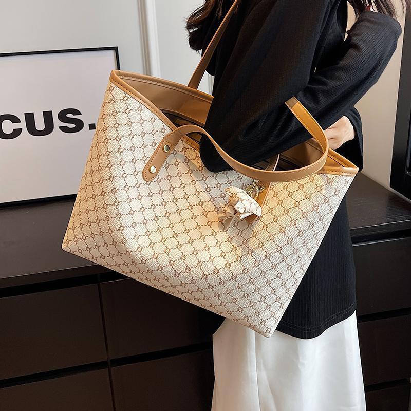 感包包通勤大包女外出新款时尚单肩包夏大容量新品托包灯芯绒