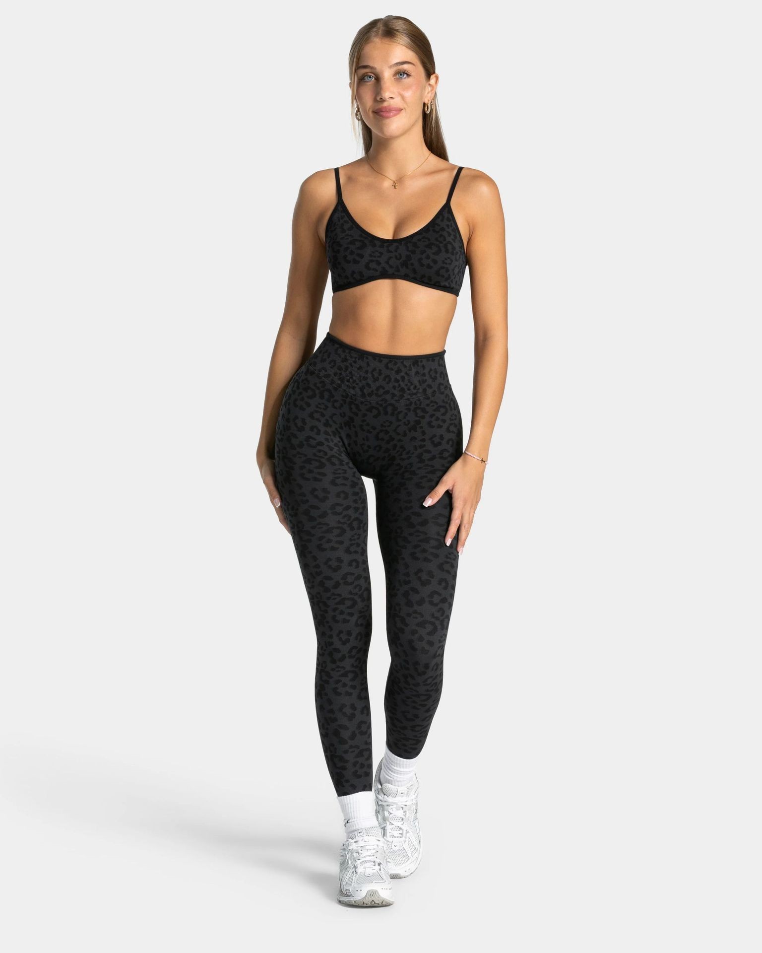 TEOO transfronterizo sin costuras 3D impresión de leopardo pantalones cortos de yoga de borde de miel hump bra deportivo ropa de fitness set de yoga