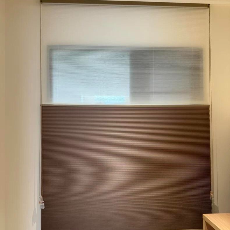 ⇕ Light Luxury Electric Honeycomb Blinds, No-Drill Installation, Blackout and Heat-Insulating, for Bedroom Bay Windows in Summer, Cordless